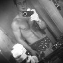  ,   Jaka, 32 ,  