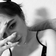 ,  Kate Rina, 27