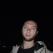  ,  Nik, 32