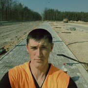  ,  Viktor, 37