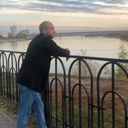  ,  Andrey, 32