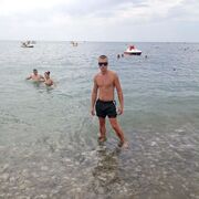  ,   Denis, 29 ,   ,   