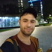  ,  Viktor, 33