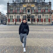  ,   Marwen, 34 ,   ,   
