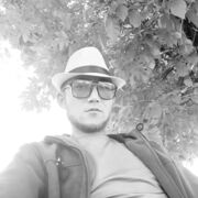  ,  Arman, 37