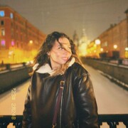  ,  Viky, 29
