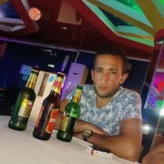  ,  Arman, 25