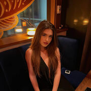  ,  Veronika, 26