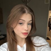  ,  Alinaloveeeq, 21