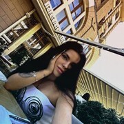  , 