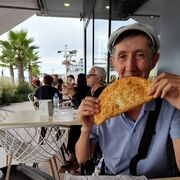  ,   Viktor, 61 ,   c 