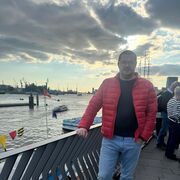  ,  Viktor, 41