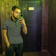  ,  Luis, 22