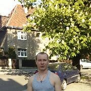  ,   Valentin, 32 ,  