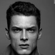  ,  Gio, 37