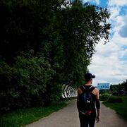  ,  Anton, 28