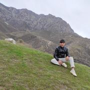  ,   Bek, 25 ,     