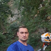  ,  Viktor, 39