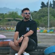  Loja,  Milad, 26