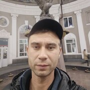  ,  Rinat, 35