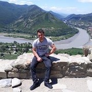  ,  Dato, 33
