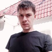  ,  Artur, 32