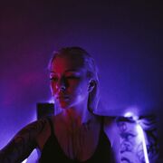 ���������� ������, ���� ������� Zari, 24 ����, ������������ ��� ����� � ���������, ���������