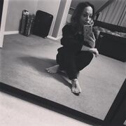  ,   Viktoria, 37 ,   , 