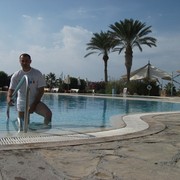  Palais-Bourbon,   Artyom, 49 ,  