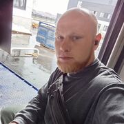  ,  Andrey, 27