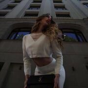  ,   Viktoria, 25 ,   ,   