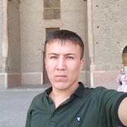  ,   Nuriddin, 32 ,   