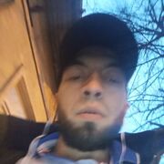 ,  Artur, 37