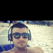  ,   Leonel, 39 ,   