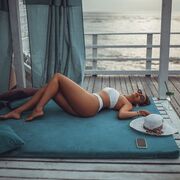  ,   Yana, 35 ,   ,   