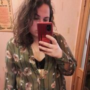  ,  Julianna, 28