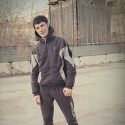  ,  Aleks, 28