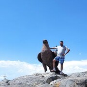  ,   Daniar, 43 ,   ,   