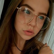  ,  Viktoria, 26
