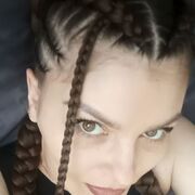  ,   Viktoria, 35 ,   ,   