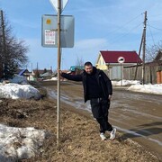  ,  Viktor, 27