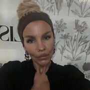  ,   Mila, 42 ,   ,   