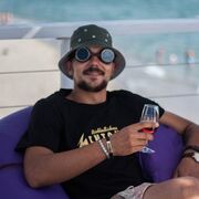  ,  Danik, 27