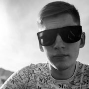  ,  Laren, 26