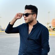  Soho,   Abanoub, 28 ,   ,   
