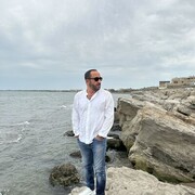  ,  Leon, 33