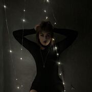  ,  Kira, 28