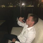  ,  Max, 34
