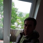  ,   Niks Enrike, 36 ,   ,   