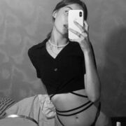  ,  Kira, 22